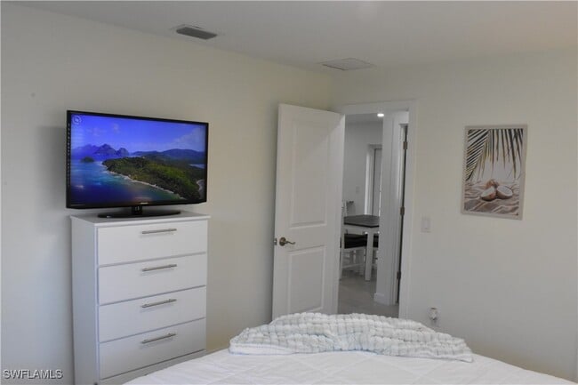 Building Photo - 4135 Coronado Pkwy