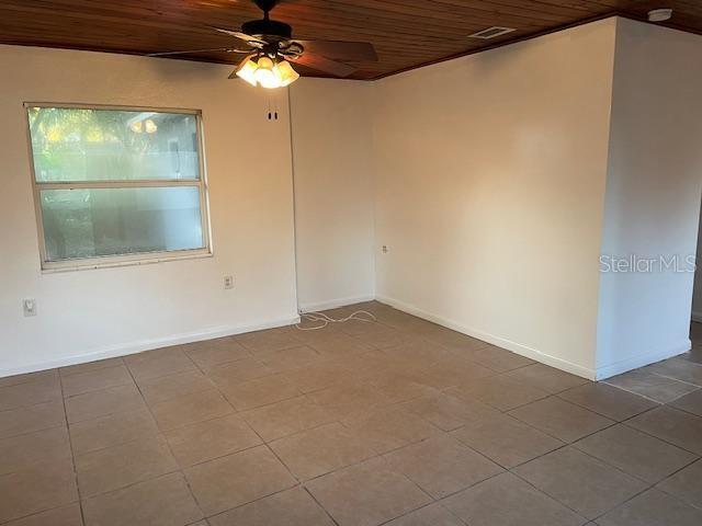 Building Photo - 917 E Flora St