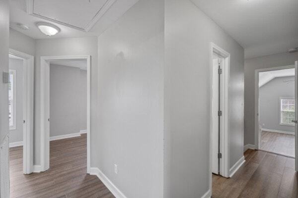 Building Photo - 302 12 Oaks Ln
