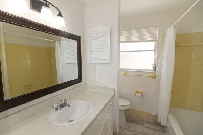 Building Photo - Venice East Annual House for Rent
