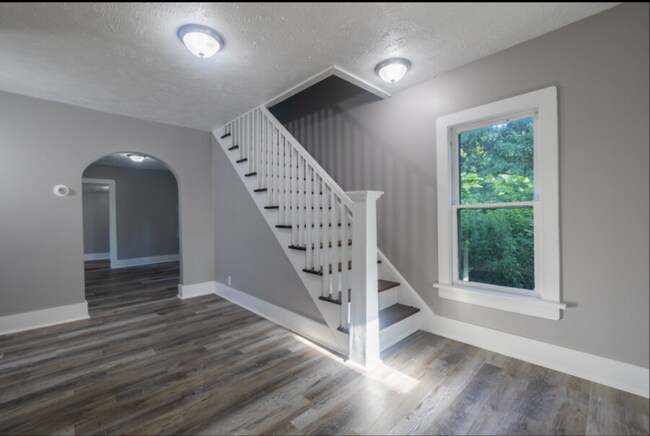 Building Photo - 4921 N 34th Ave