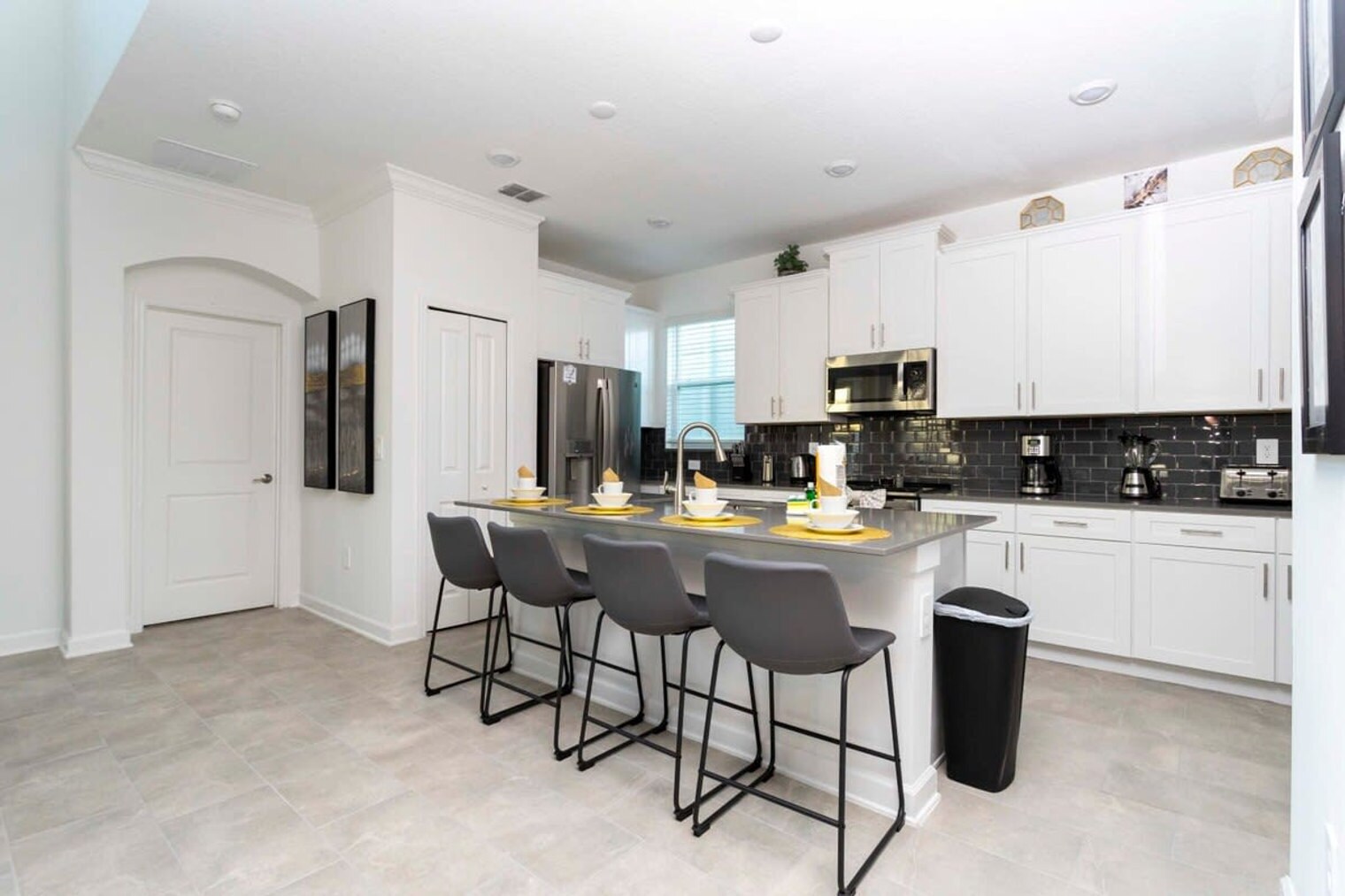 Building Photo - 4319 Scene Ln