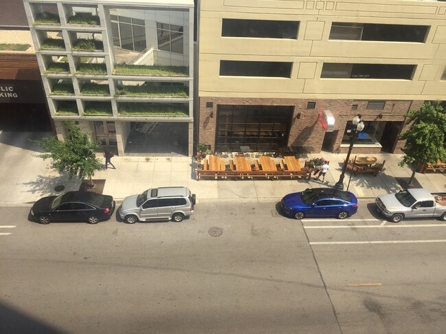 Building Photo - 1212 N Wells St