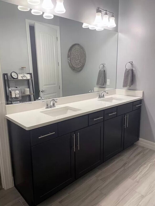 Building Photo - 4689 Eventing St