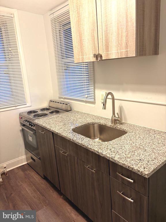 Building Photo - 226 S 49th St