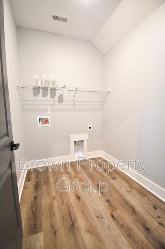 Building Photo - 3036 Candlelight Dr