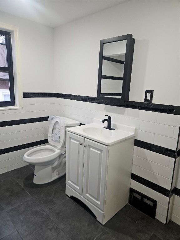 Building Photo - 106 Hayes Ave