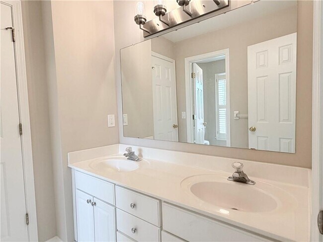 Building Photo - 4041 Vinings Mill Ct