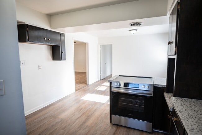 Building Photo - Updated 3-Bedroom Home in Northeast Springfield — Garage & Spacious Backyard