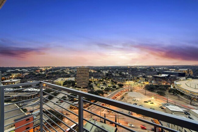 Building Photo - 214 Barton Springs Rd