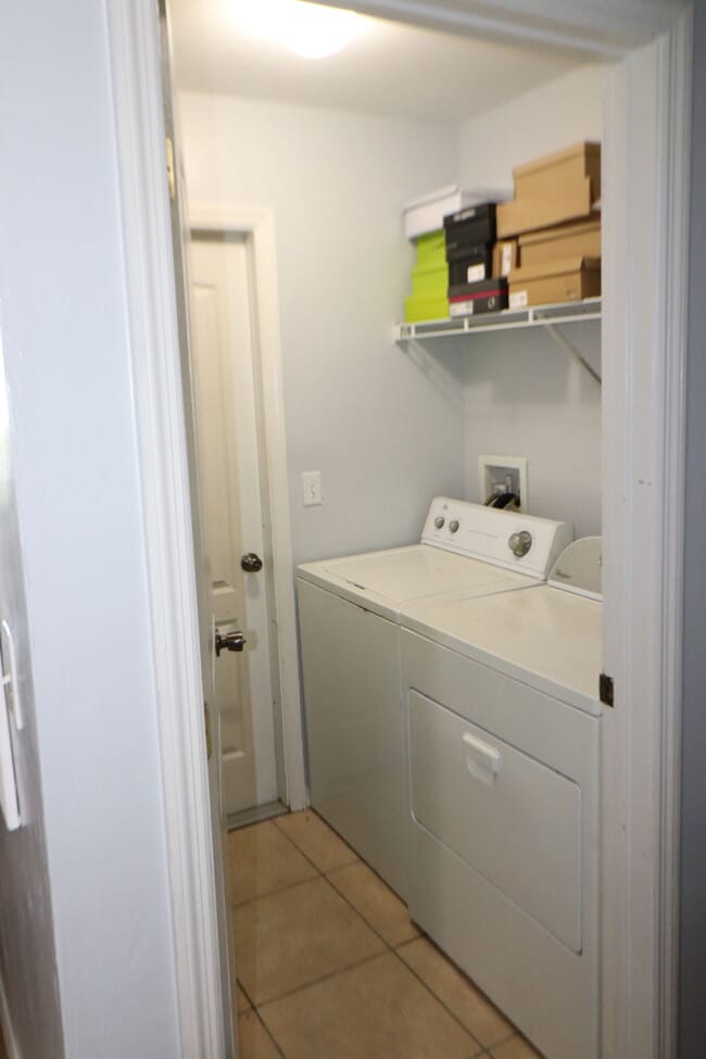 Building Photo - Northwest 20th Place, Cape Coral, FL 33993...