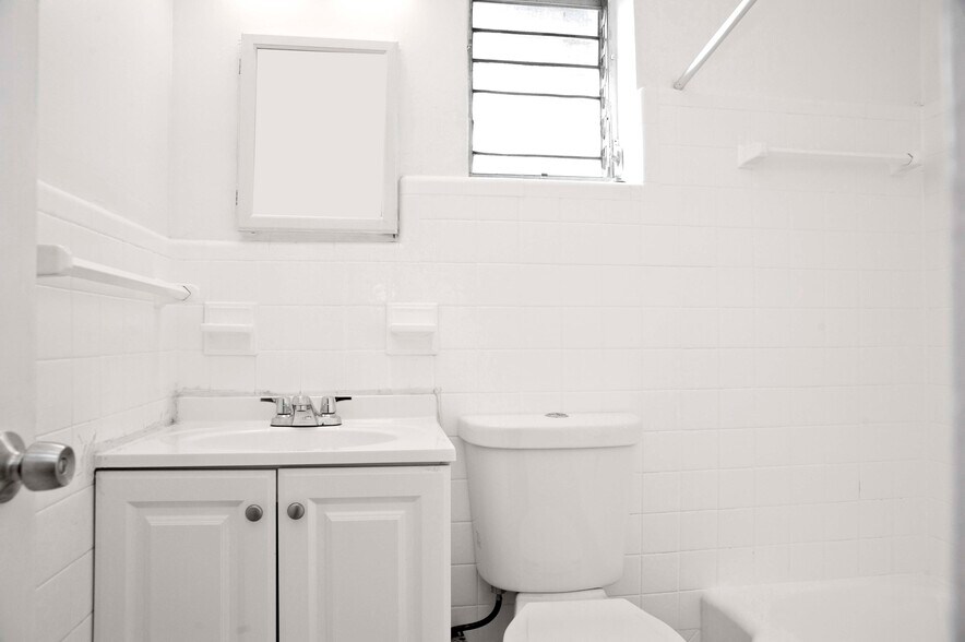 Building Photo - 2306 Fillmore St