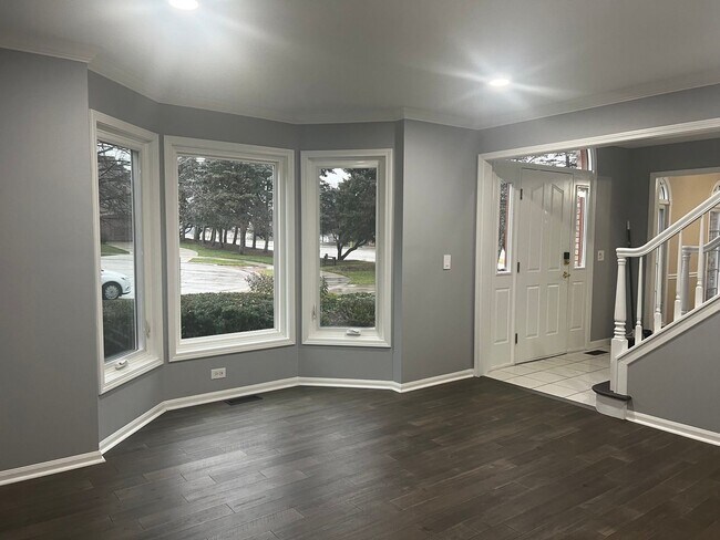 Building Photo - Incredibly beautiful 4 Bedroom 2.5 Bath Home