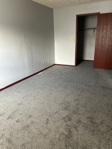 Master bedroom - 4801 Lady Jane Ave