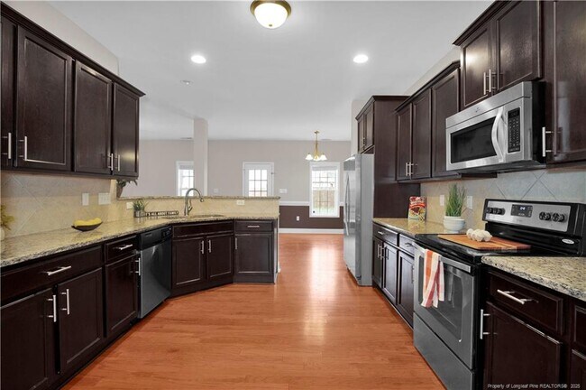 Building Photo - 313 Fountain Grove Dr