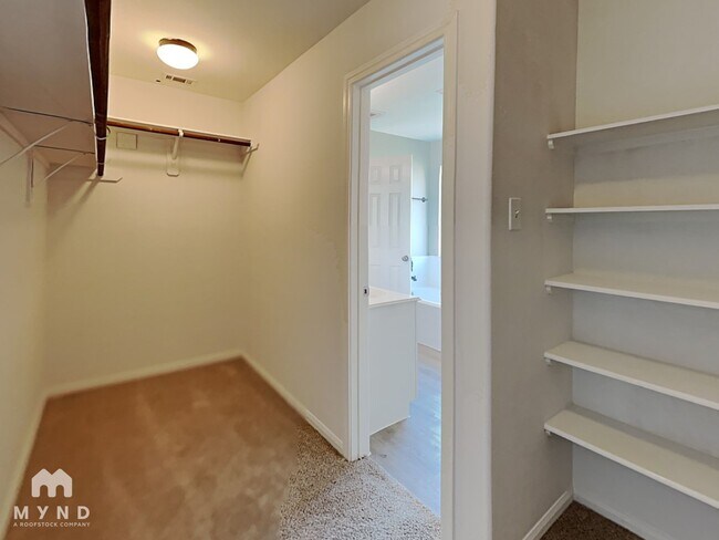 Building Photo - 14906 Sparks Ct