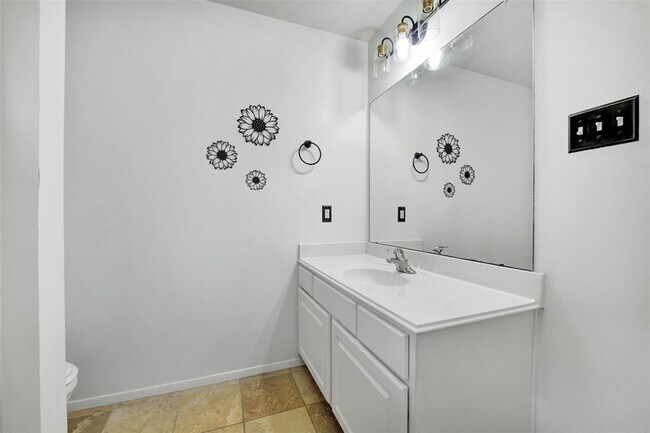 Building Photo - 2510 Pine Brook Dr