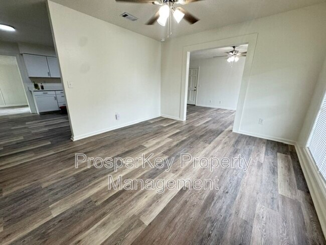 Building Photo - 6330 Newick Dr