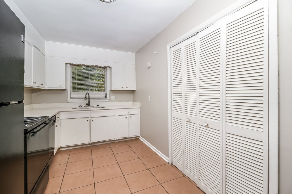 Building Photo - 5141 Hillside Dr NW