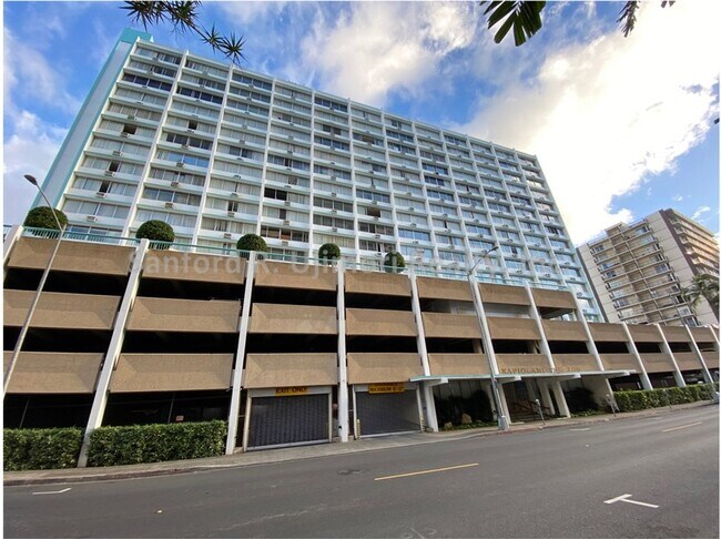 Building Photo - 1560 Kanunu St