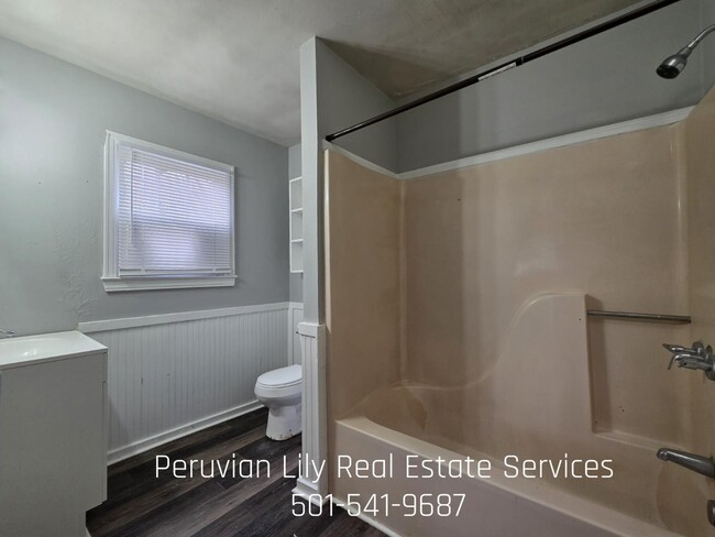 Building Photo - 210 N Monroe St