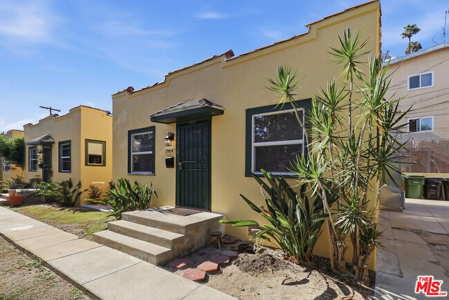 Building Photo - 1964 Dracena Dr