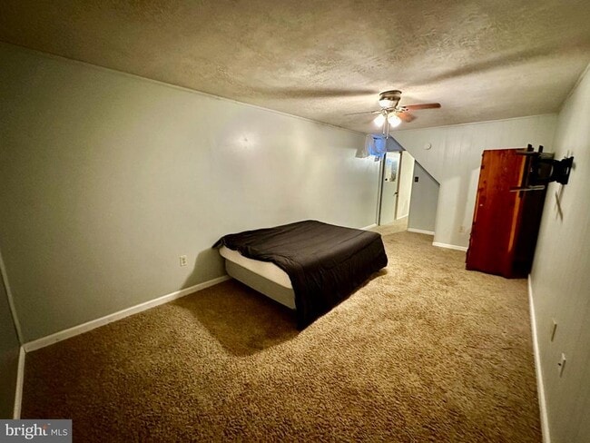 Building Photo - 14661 Rogers Ford Rd