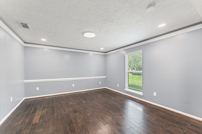 Building Photo - 9611 Hearthwood Dr