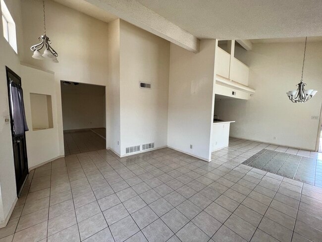 Building Photo - 12116 El Greco Cir