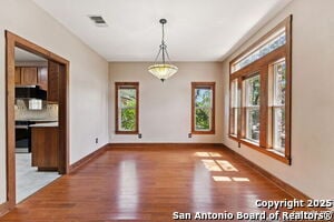 Building Photo - 807 Happy View
