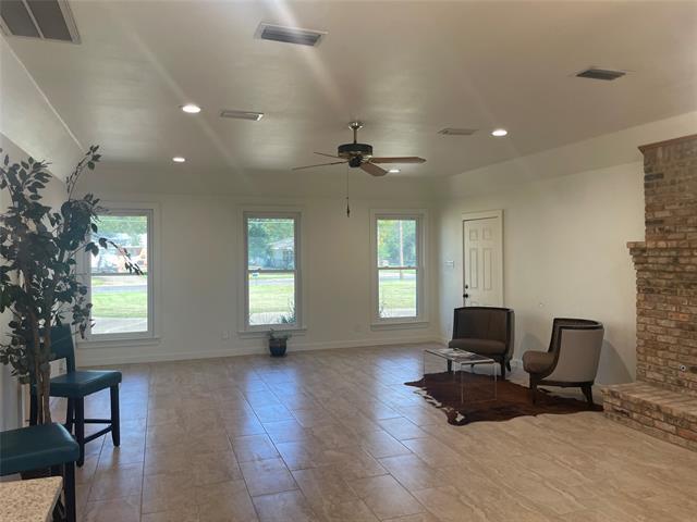 Building Photo - 810 Lucas Dr