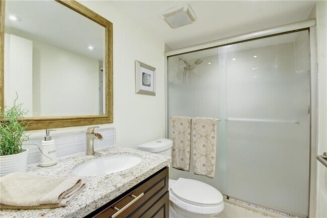 Building Photo - 2661 S Course Dr