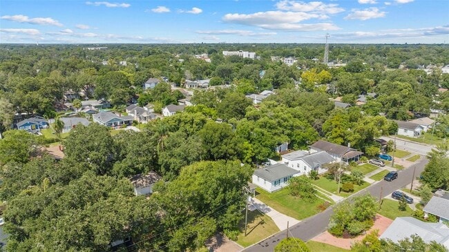 Building Photo - 309 W South Ave