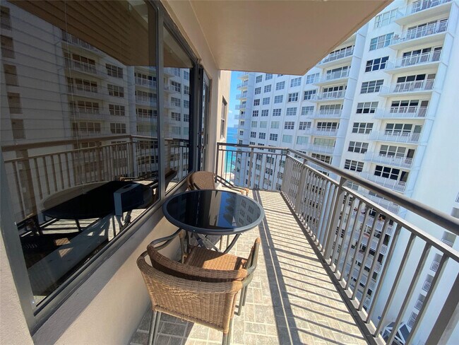 Building Photo - 3800 Galt Ocean Dr