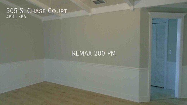 Building Photo - 305 S Chase Ct
