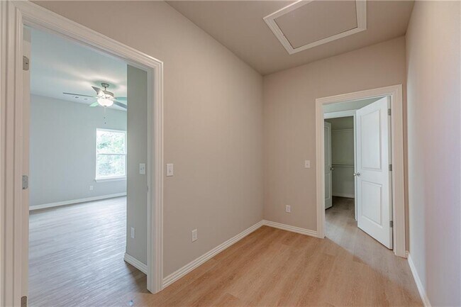 Building Photo - 1705 SW Casuarina Dr