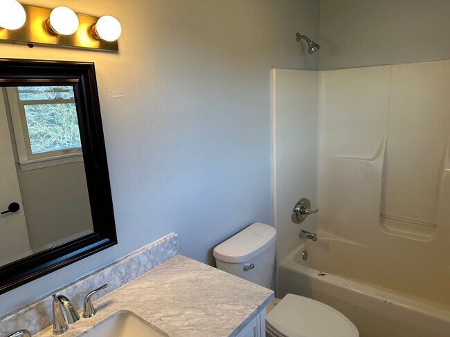 Building Photo - 3182-3184 Shellers Bend