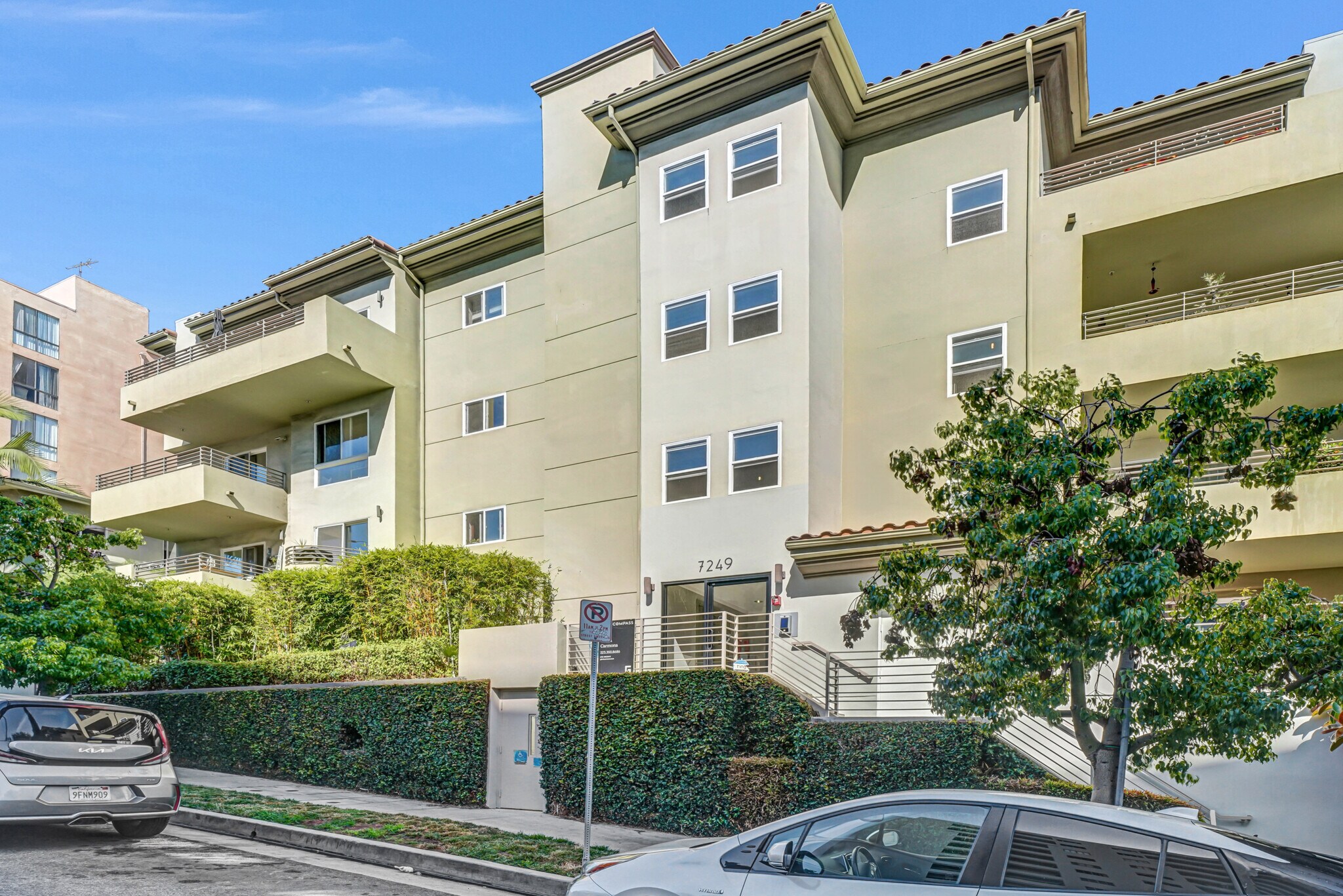 Building Photo - 7249 Franklin Ave