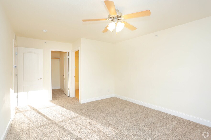 2BR, 2BA - 1,100 SF - Storyboard on Black Diamond
