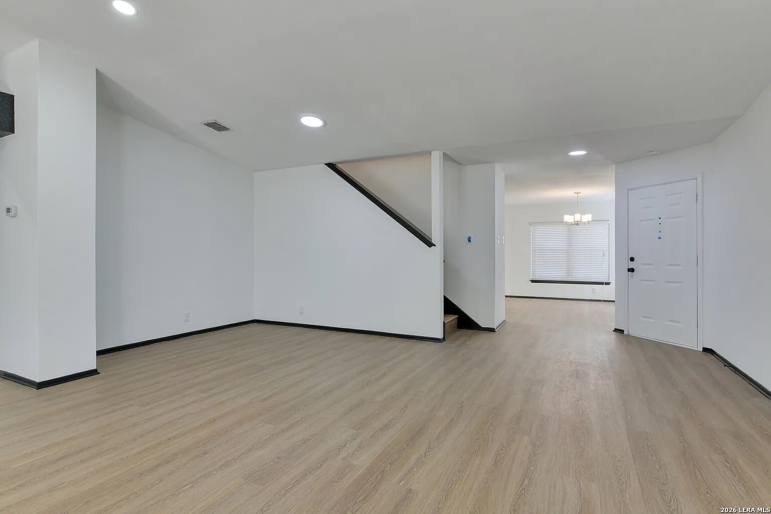 Building Photo - Room in House on Jenkins Dr