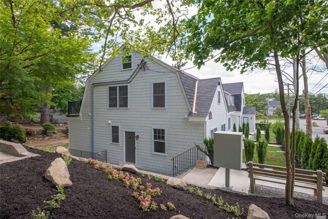 Building Photo - 8 Northridge St