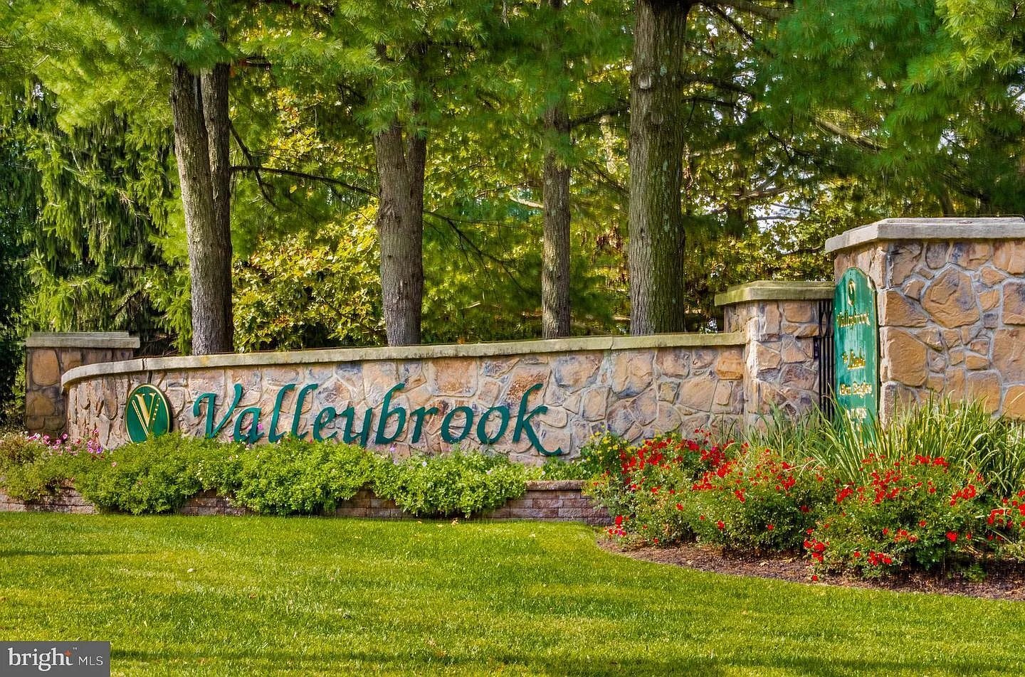 Building Photo - 2403 Doral Dr