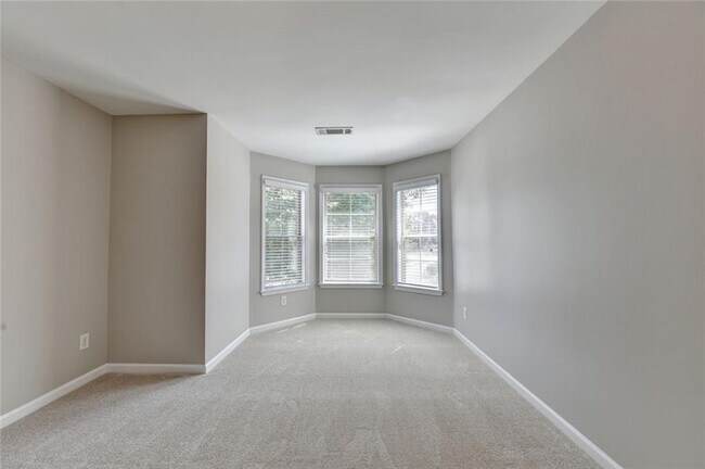 Building Photo - 4805 Shelbourne Dr