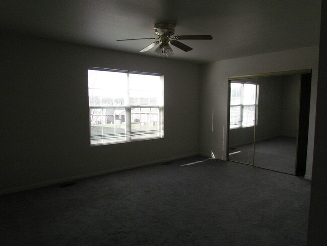 Building Photo - AVAILABLE SEPTEMBER 08,2025!!