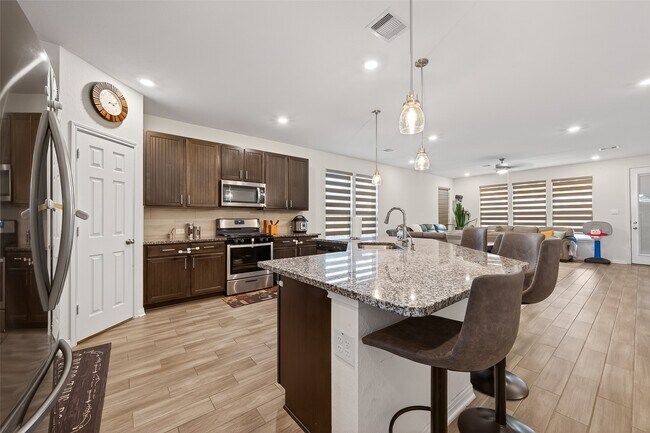 Building Photo - 5724 Texas Sage Dr