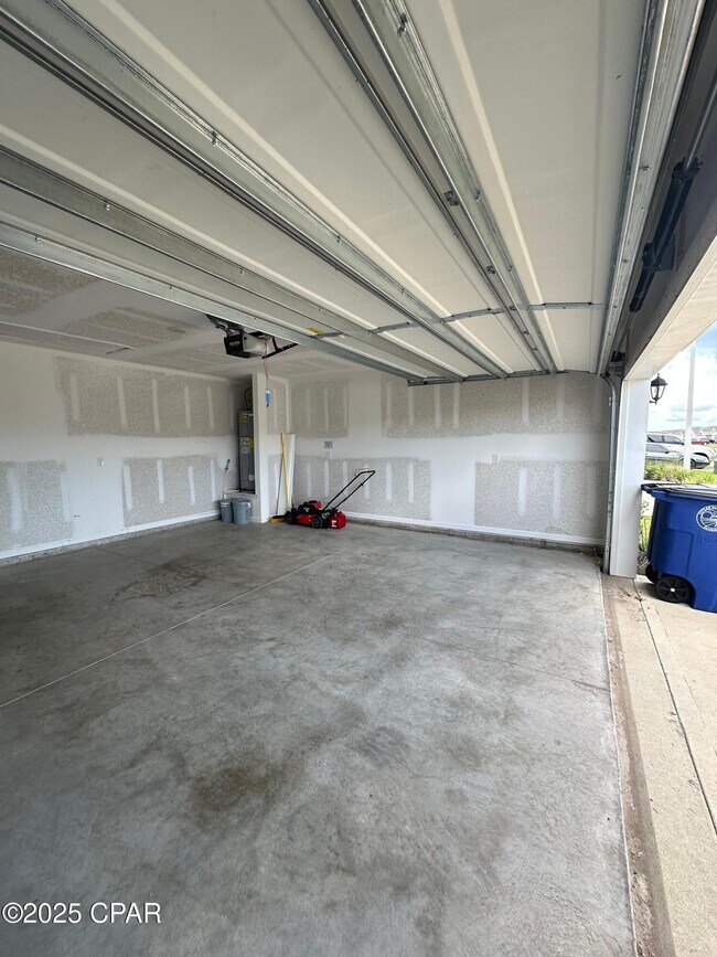 Building Photo - 6636 Slabinski Ln