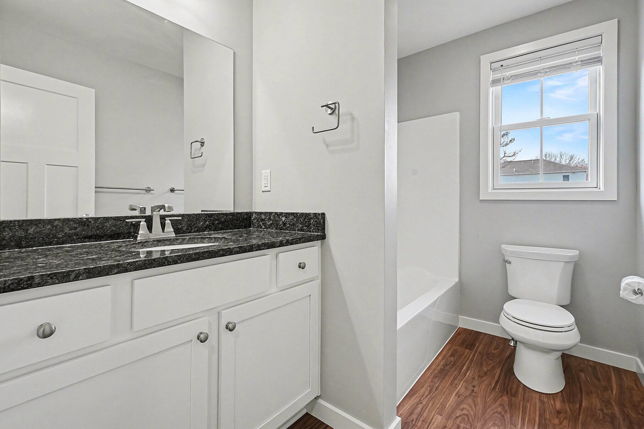 Building Photo - 120 Hart Ln