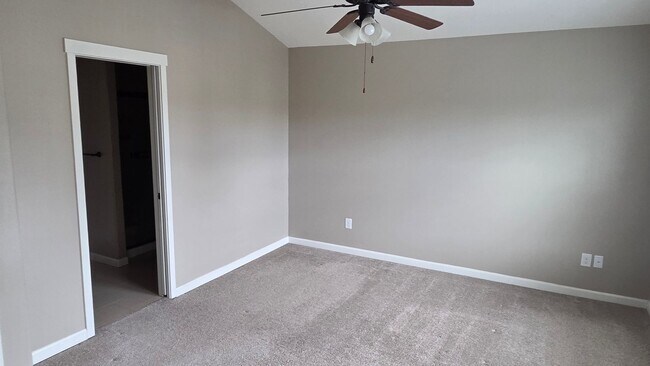 Building Photo - 2710 NE 130th Ct