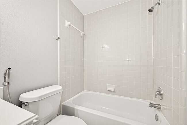 Building Photo - 1903 Amber Trail Ln