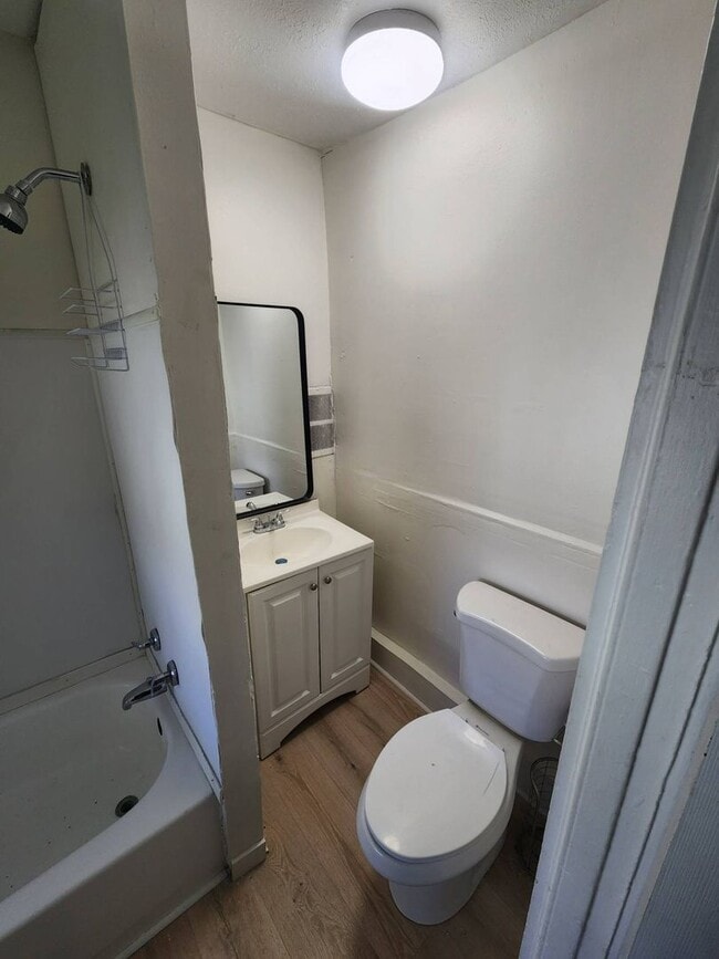 Building Photo - 2186 E 89th St